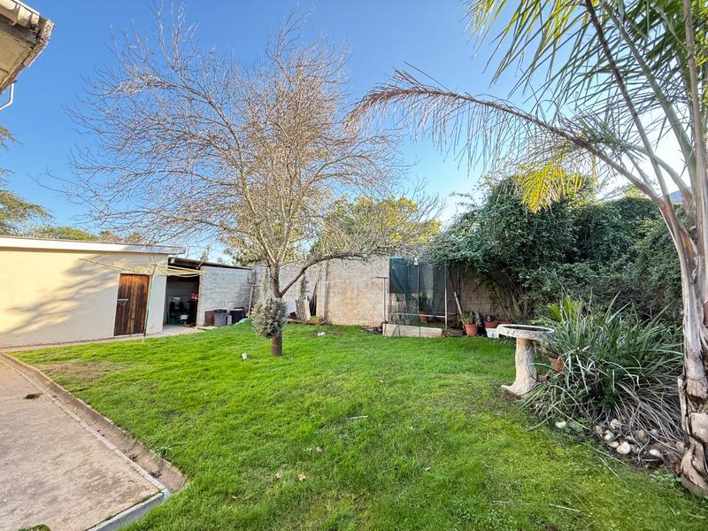 4 Bedroom Property for Sale in Bergzicht Western Cape